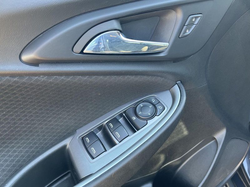 2023 Chevrolet Malibu 1LT photo 11