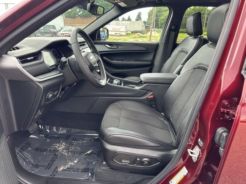 2024 Jeep Grand Cherokee Altitude XImage 15