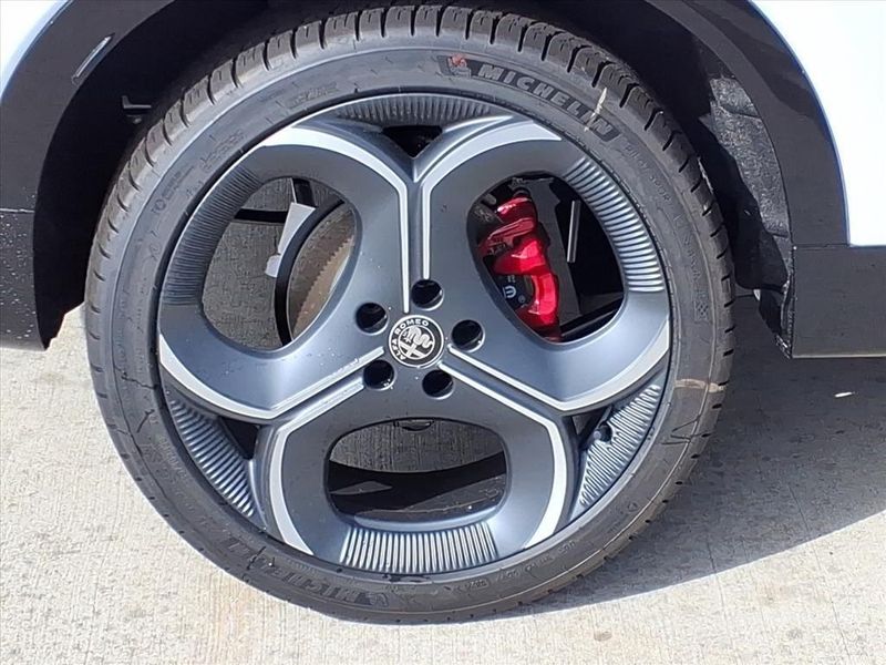 New 2026 Alfa Romeo Tonale Veloce AwdImage 6