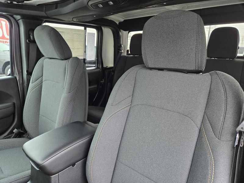 New 2026 Jeep Gladiator Sport S 4x4