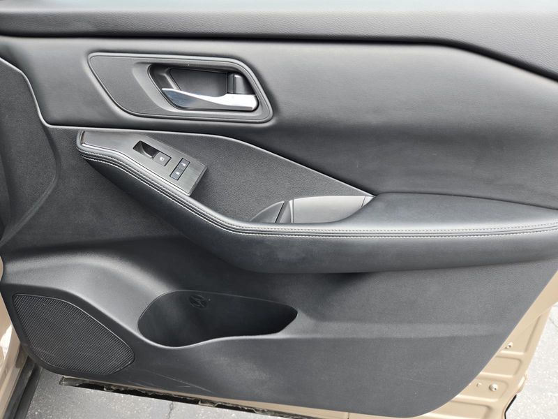 Used 2024 Nissan Rogue FWD SV