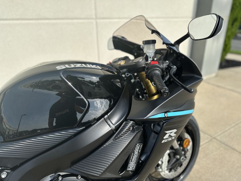 2024 Suzuki GSXR 750 in a BLACK exterior color. Cross Country Powersports 732-491-2900 crosscountrypowersports.com 