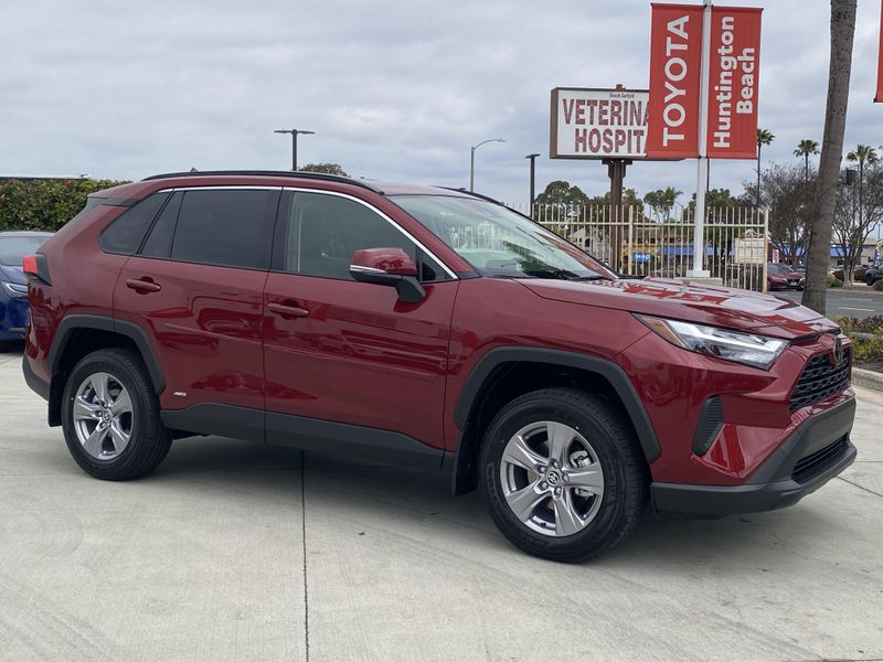 2025 Toyota RAV4 Hybrid LEImage 2