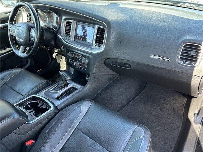 2020 Dodge Charger SXTImage 8