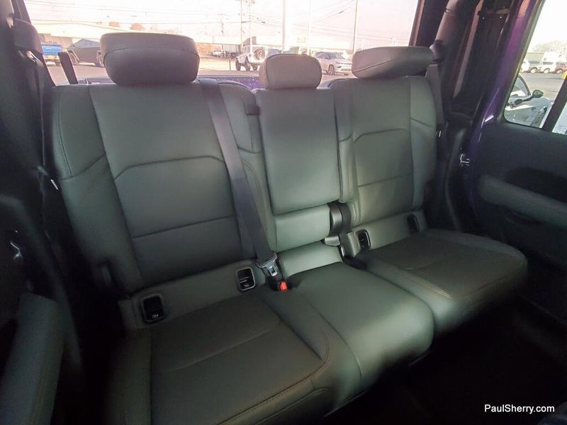 New 2026 Jeep Gladiator Mojave 4x4