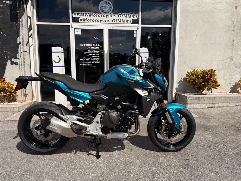 2025 BMW F 900 R Image 11