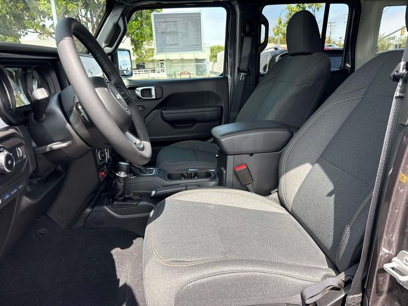 New 2025 Jeep Wrangler 4xE Willys 4xe