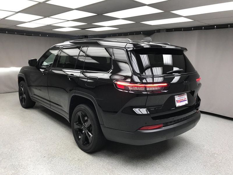 Used 2023 Jeep Grand Cherokee L AltitudeImage 16