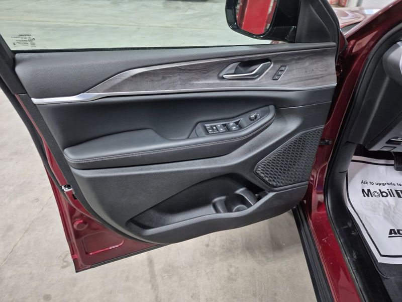 2024 Jeep Grand Cherokee L LimitedImage 27