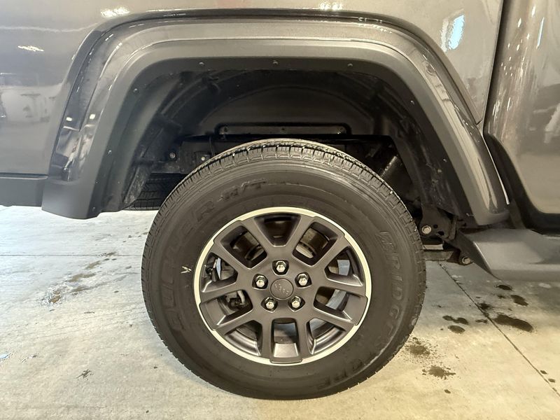 Used 2020 Jeep Gladiator OverlandImage 7