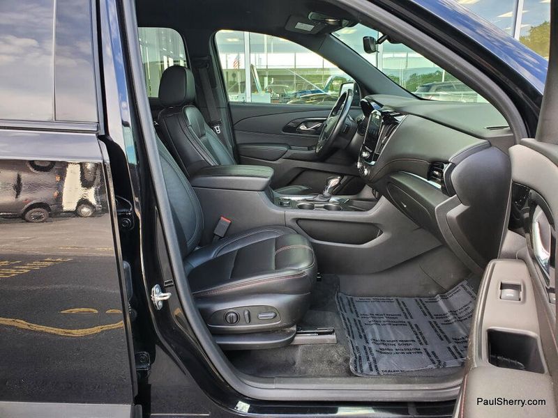 Used 2022 Chevrolet Traverse RS