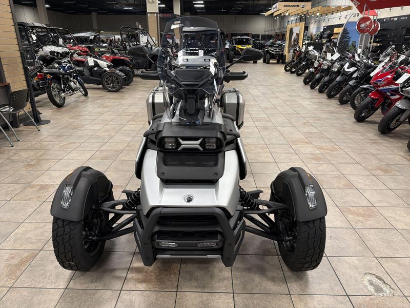 New 2025 Can-Am CANYON XT Image 13
