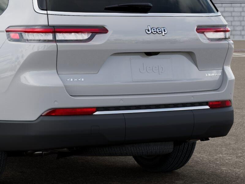 New 2026 Jeep Grand Cherokee L Limited 4x4Image 13
