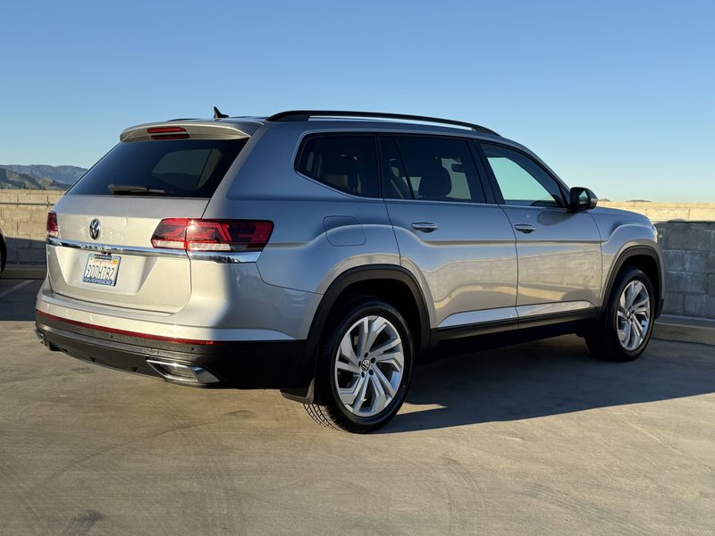Used 2022 Volkswagen Atlas 2.0T SE w/TechnologyImage 11