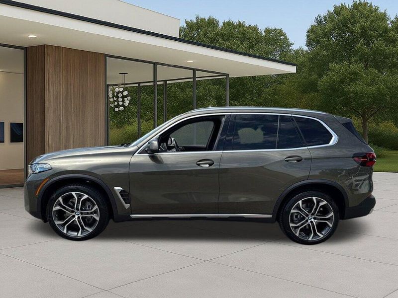 Used 2026 BMW X5 sDrive40iImage 13