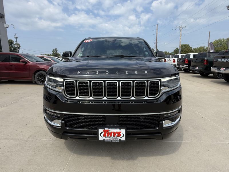 2024 Jeep Wagoneer Image 37