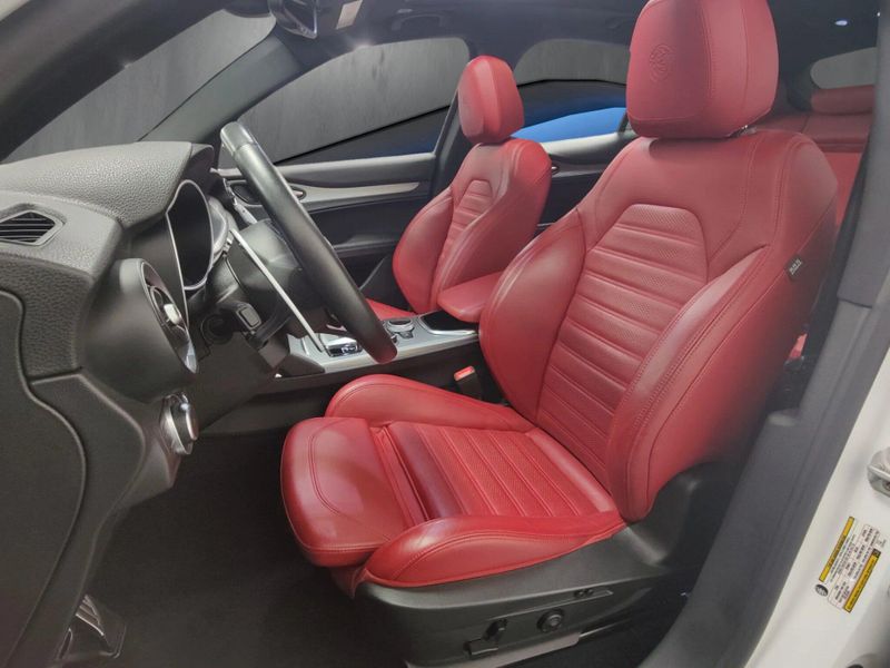 Used 2023 Alfa Romeo Stelvio Veloce AWD w/Sunroof & NavImage 15