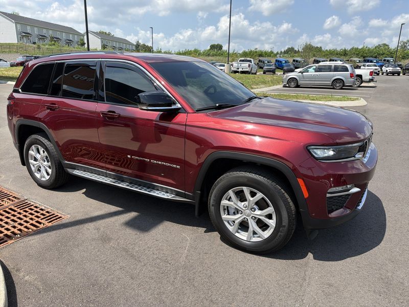 Used 2023 Jeep Grand Cherokee LimitedImage 7