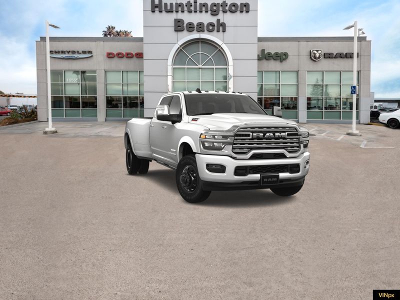 2025 RAM 3500 Longhorn Crew Cab 4x4 DuallyImage 16