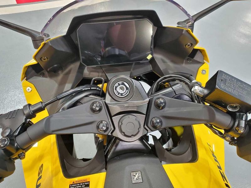 Used 2024 Suzuki GSX-8R Image 12