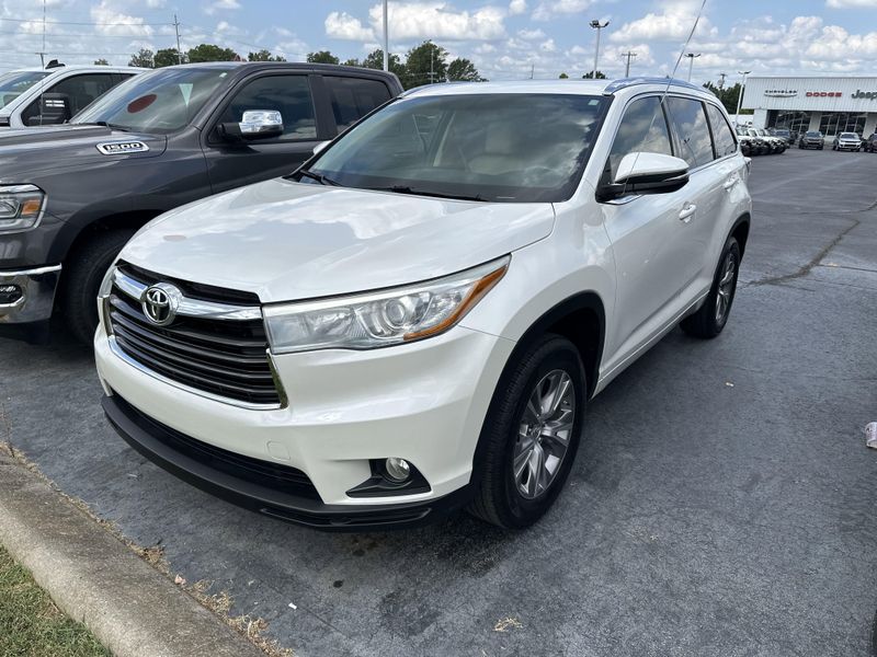 Used 2015 Toyota Highlander XLEImage 1
