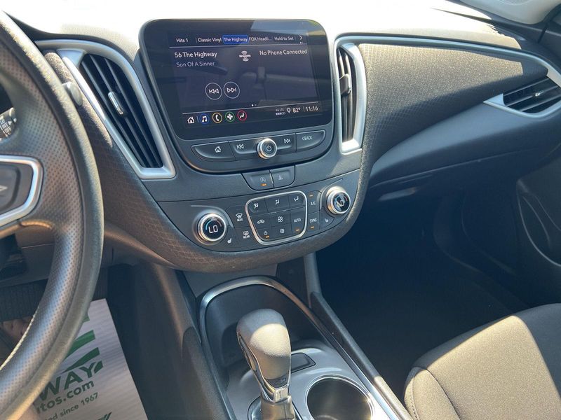 2023 Chevrolet Malibu 1LT photo 21
