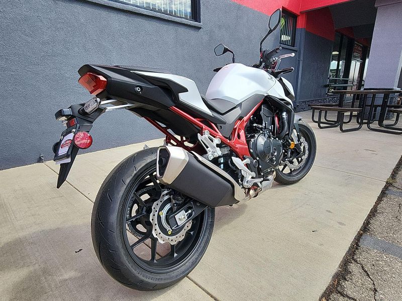 New 2025 Honda CB750 HORNET Image 12