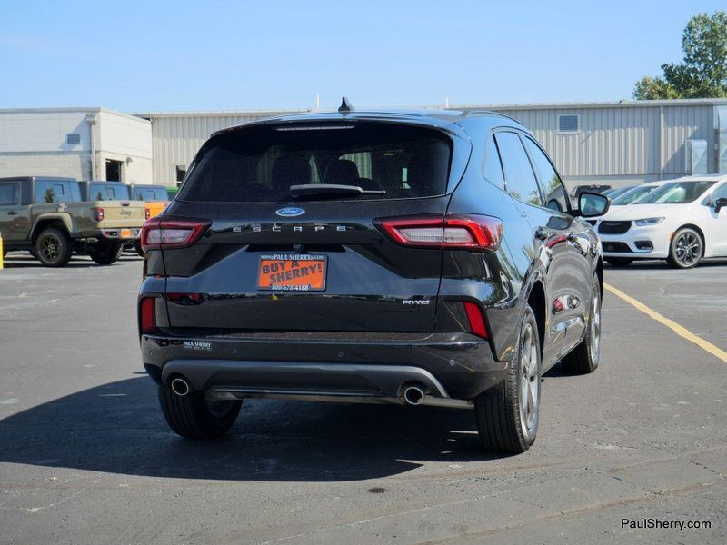 2024 Ford Escape ST-Line photo 7