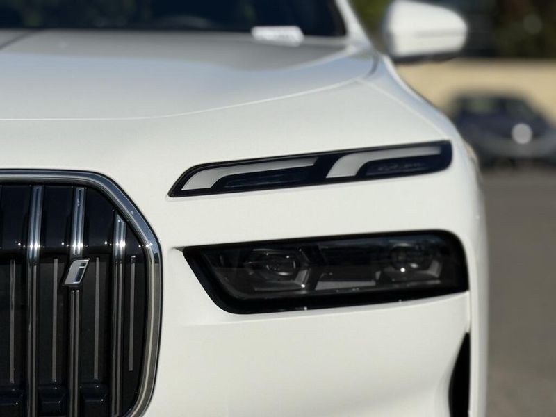 Used 2025 BMW i7 eDrive50Image 13