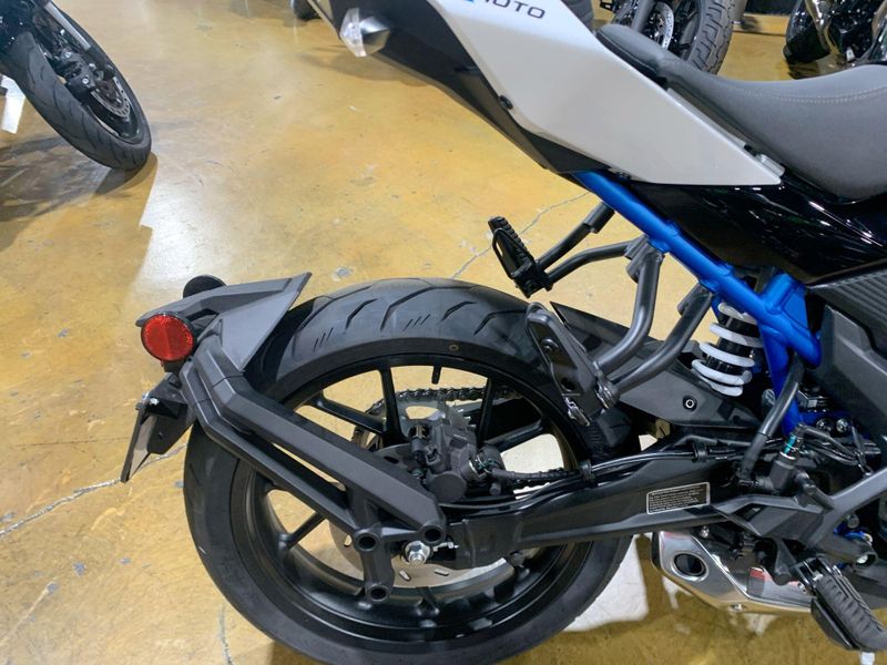 New 2025 CFMOTO 300NK Image 10