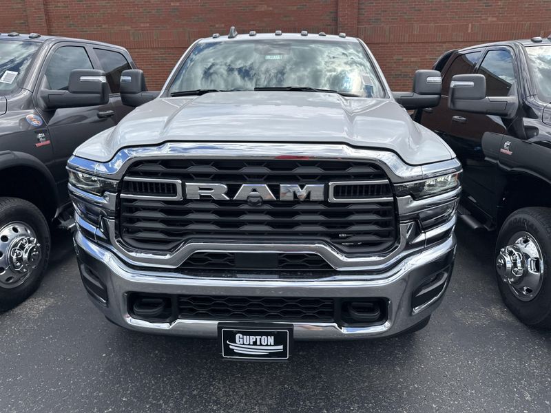 Used 2025 RAM 3500 Chassis Cab TradesmanImage 2