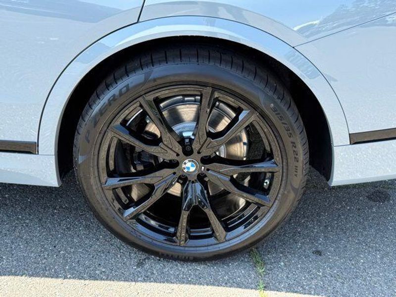 New 2026 BMW X7 xDrive40iImage 14