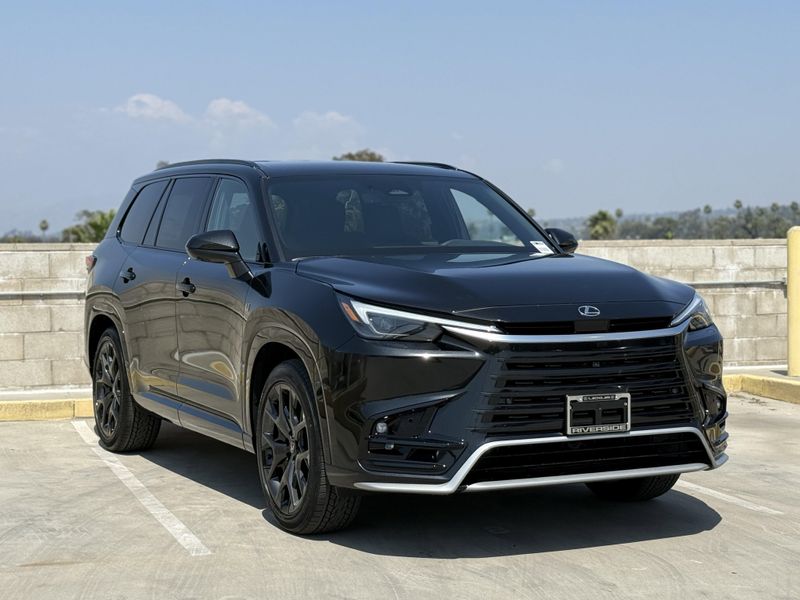 2025 LEXUS TX 500 500h F SPORT PremiumImage 2