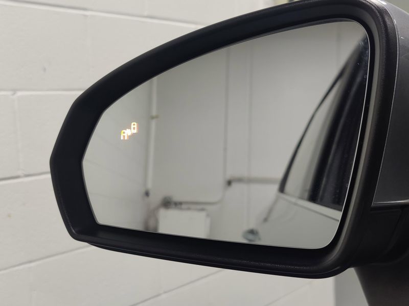 Used 2022 Volkswagen Taos SEAWD w/SunroofImage 9