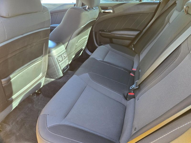 Used 2017 Dodge Charger SXT RWD