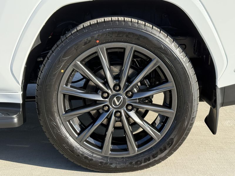 New 2026 Lexus LX 700h F SPORT HandlingImage 16