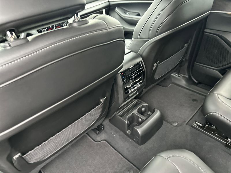 New 2025 Jeep Grand Cherokee L Limited 4x4Image 15