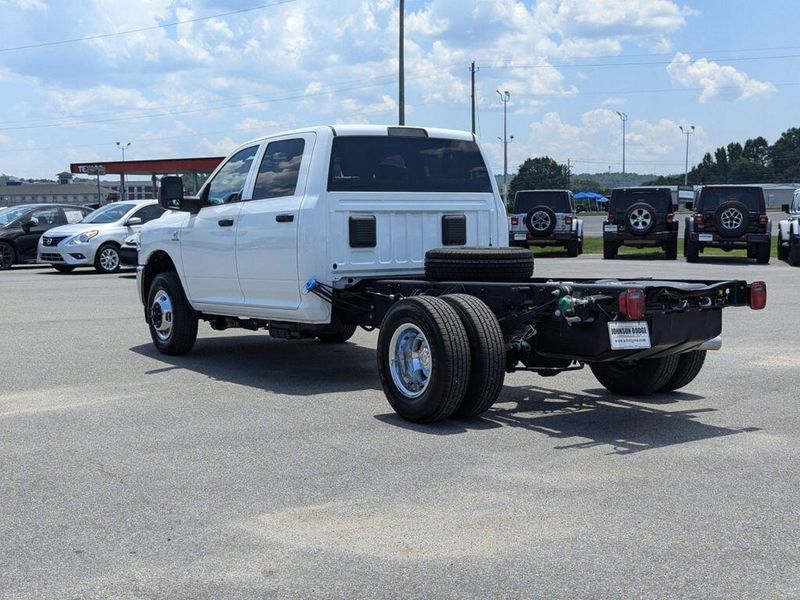 2024 RAM 3500 Tradesman Crew Cab Chassis 4x2 60