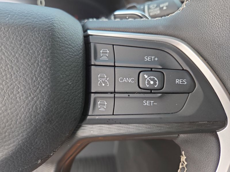 2023 Jeep Grand Cherokee Altitude X photo 28