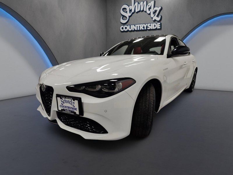 New 2025 Alfa Romeo Giulia AwdImage 10