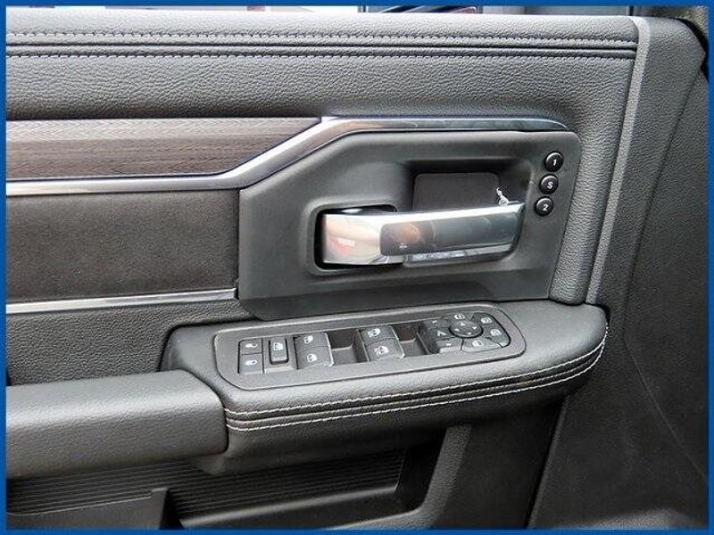 2025 RAM 2500 LaramieImage 13