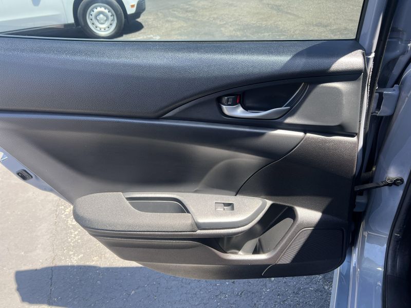 2019 Honda Civic Hatchback LXImage 16