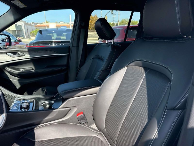 New 2026 Jeep Grand Cherokee Limited 4x4