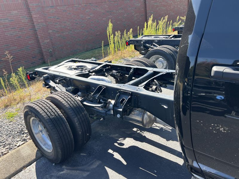 New 2026 RAM 3500 Tradesman Crew Cab Chassis 4x4 60
