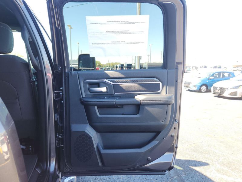 New 2027 RAM 2500 Big Horn Crew Cab 4x4 6'4' Box