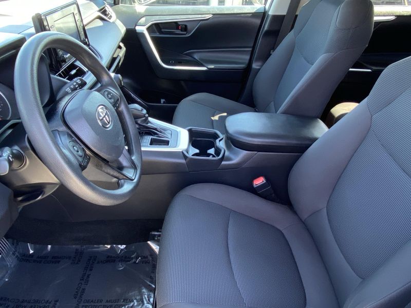 Used 2021 Toyota RAV4 LEImage 16