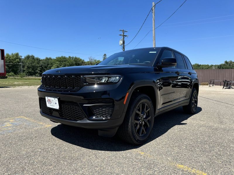 2024 Jeep Grand Cherokee Altitude X 4x4Image 4