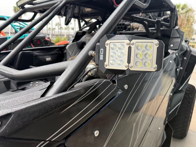 Used 2017 Can-Am MAVERICK X3 XRS TURBO R Image 15