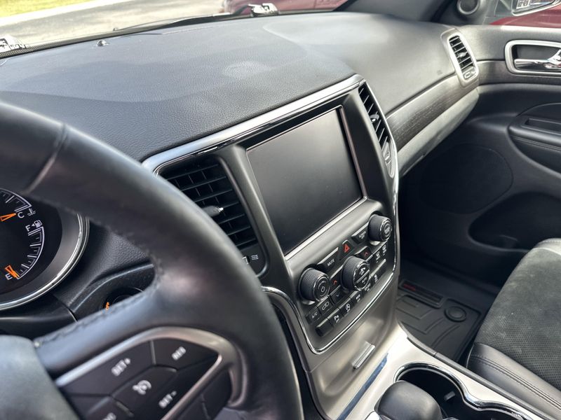 2018 Jeep Grand Cherokee Altitude photo 22