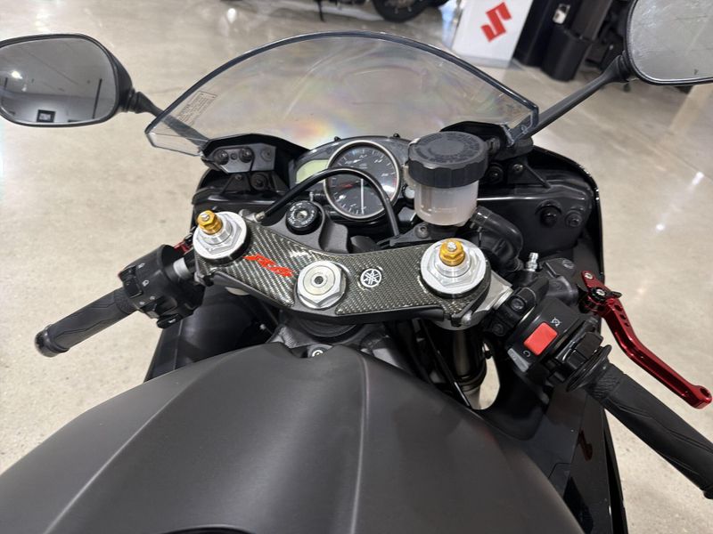 Used 2015 Yamaha YZF-R6 Image 23